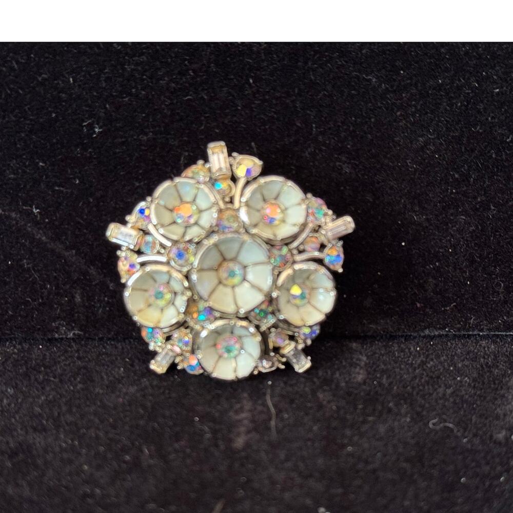 Brooch Pin 1950s White Enamel Flower Aurora Borealis Rhinestone Estate Find VTG
